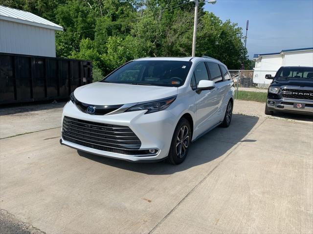 new 2025 Toyota Sienna car, priced at $61,005