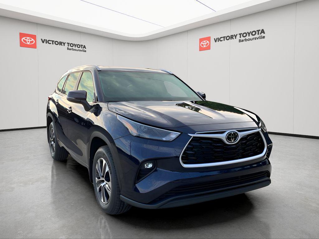 new 2025 Toyota Highlander car, priced at $45,348