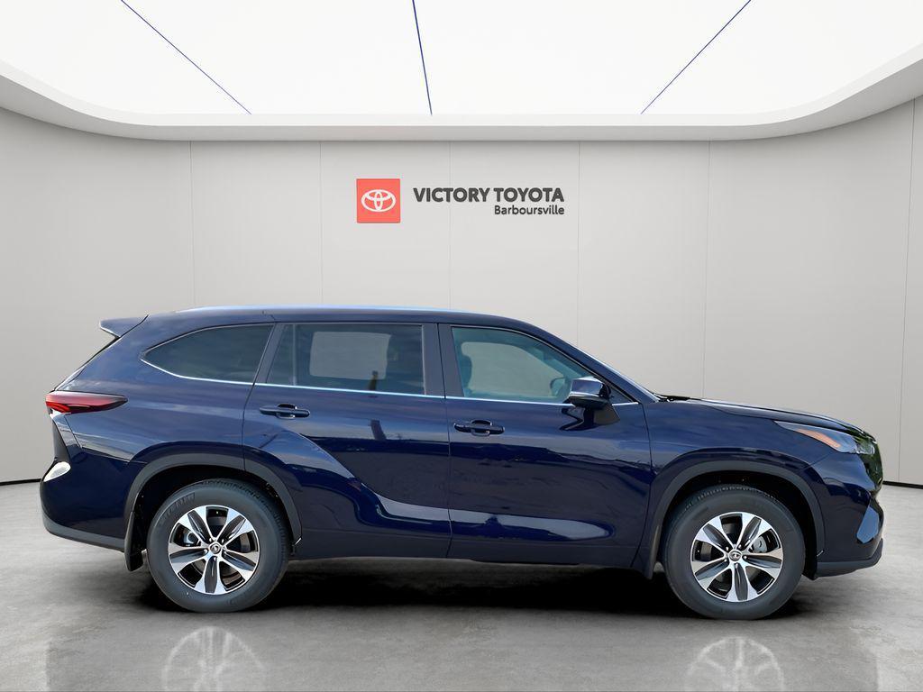 new 2025 Toyota Highlander car, priced at $45,348