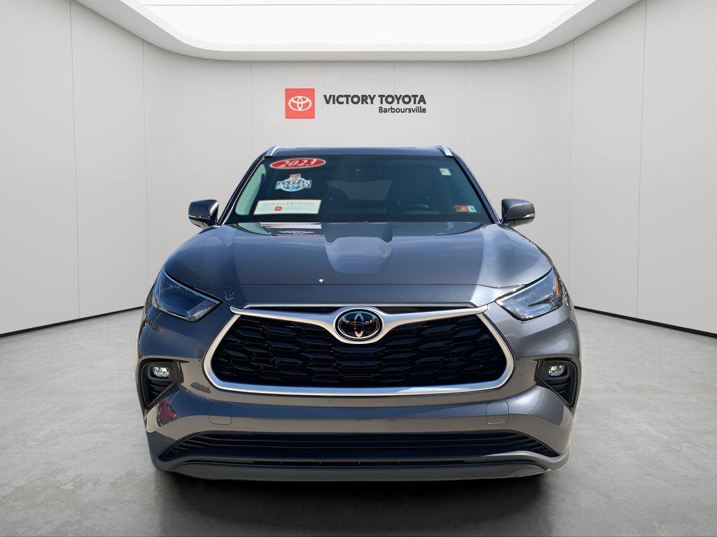 used 2023 Toyota Highlander car, priced at $35,588