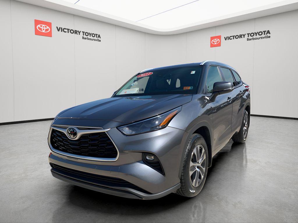 used 2023 Toyota Highlander car, priced at $35,588