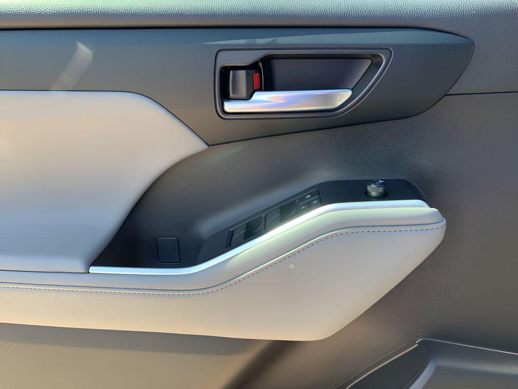 used 2023 Toyota Highlander car, priced at $35,588