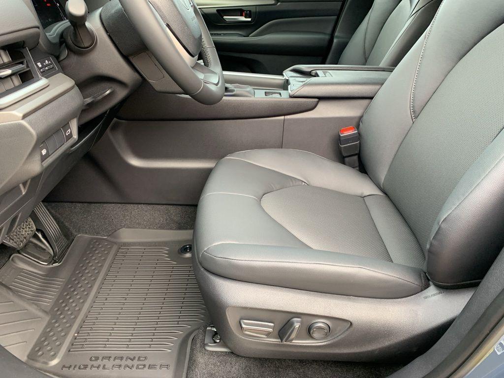 new 2026 Toyota Grand Highlander Hybrid car, priced at $51,348