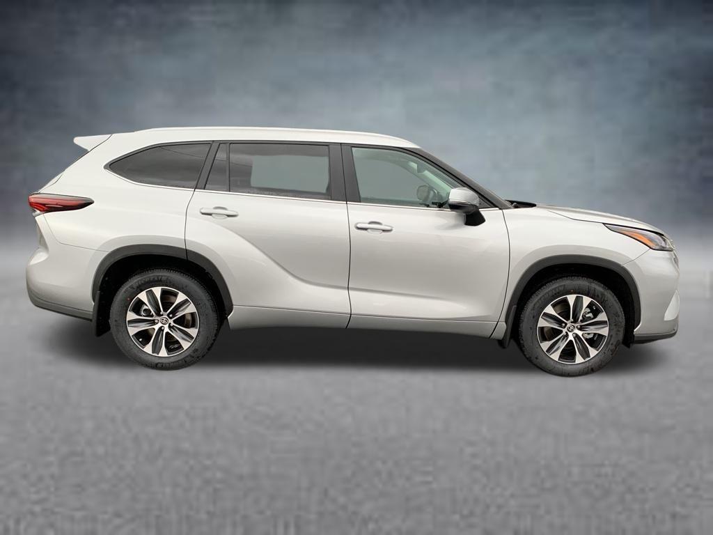 new 2025 Toyota Highlander car, priced at $46,937