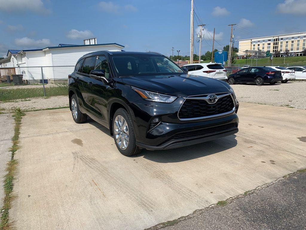 new 2025 Toyota Highlander car, priced at $48,534