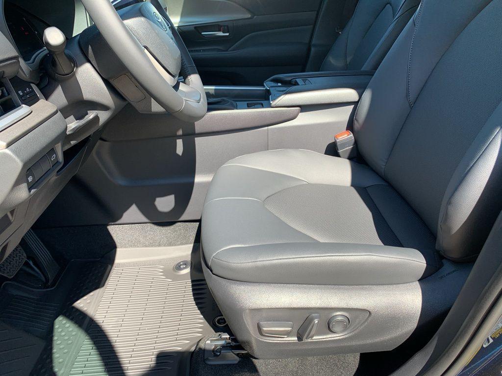 new 2026 Toyota Grand Highlander car, priced at $53,053