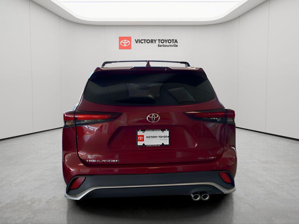 new 2025 Toyota Highlander car, priced at $46,683