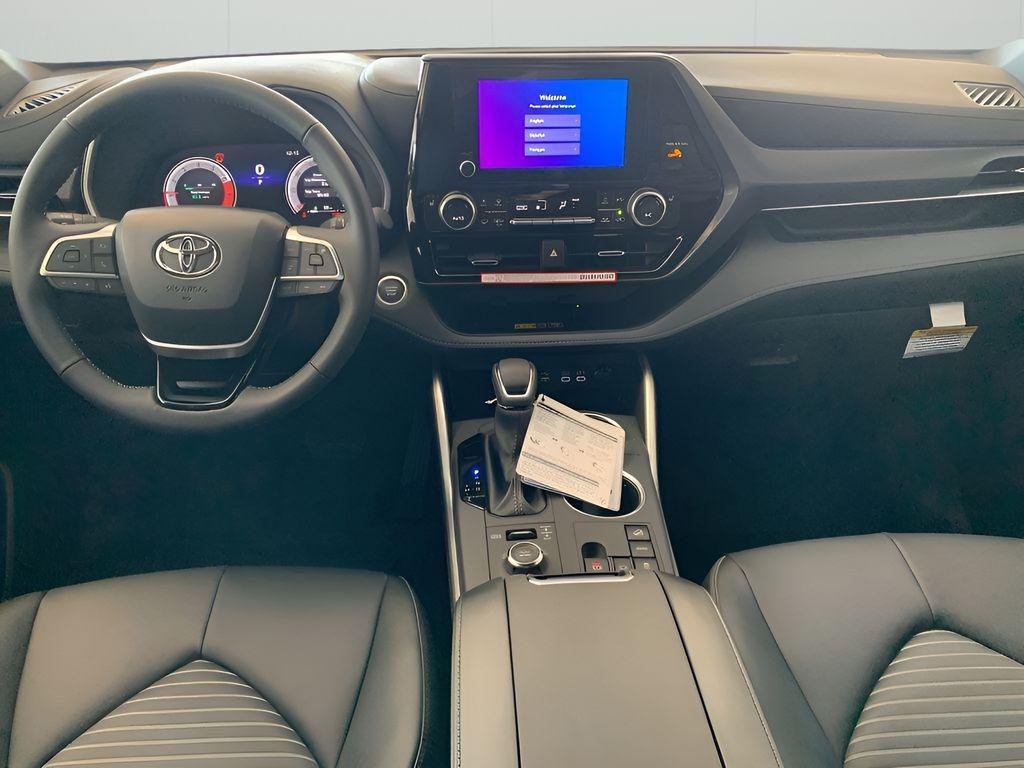 new 2025 Toyota Highlander car, priced at $46,683