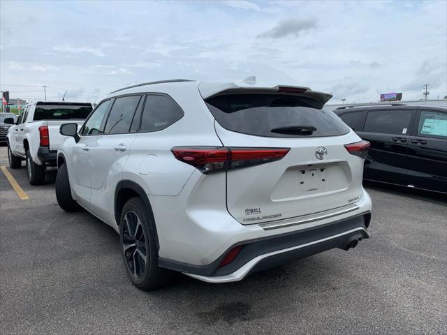 used 2022 Toyota Highlander car, priced at $39,988