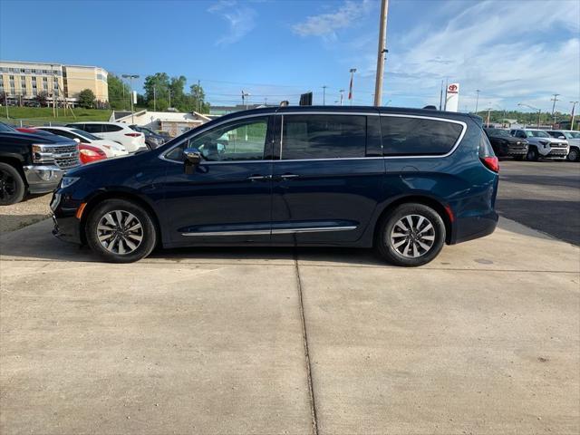 used 2023 Chrysler Pacifica Hybrid car, priced at $32,988