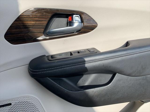 used 2023 Chrysler Pacifica Hybrid car, priced at $32,988