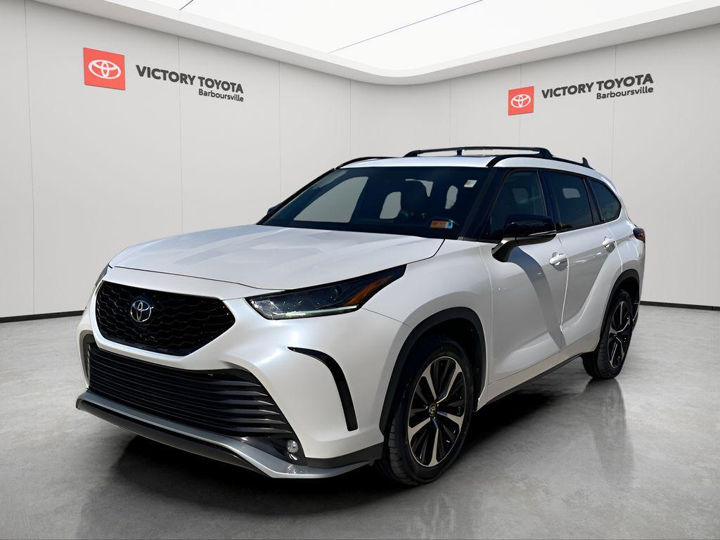 used 2021 Toyota Highlander car, priced at $32,988