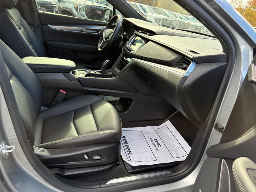 used 2024 Cadillac XT5 car, priced at $35,950