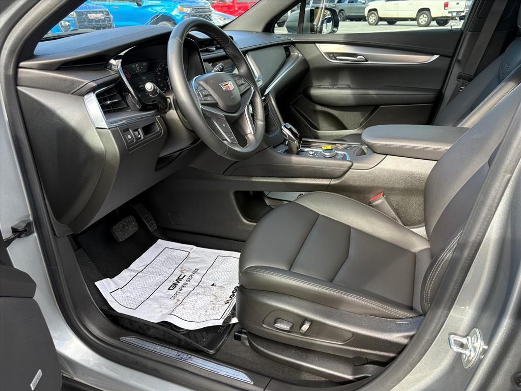 used 2024 Cadillac XT5 car, priced at $35,950