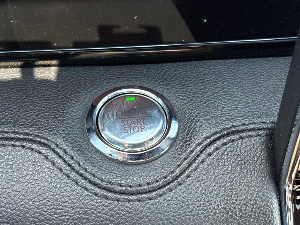 used 2024 Lincoln Navigator car, priced at $59,950