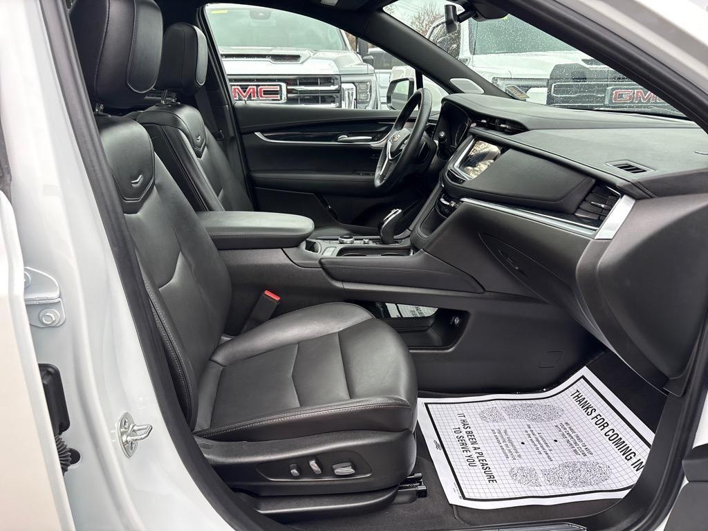 used 2025 Cadillac XT5 car, priced at $42,950