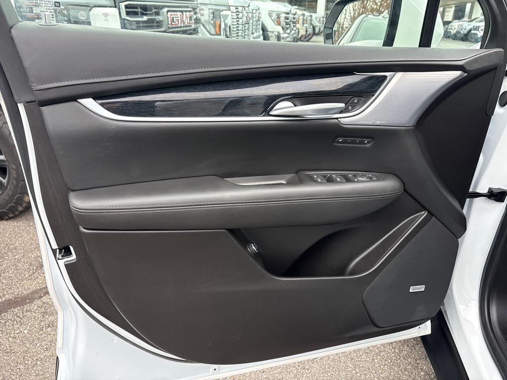 used 2025 Cadillac XT5 car, priced at $42,950