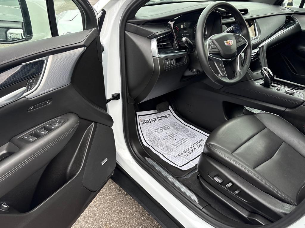 used 2025 Cadillac XT5 car, priced at $42,950