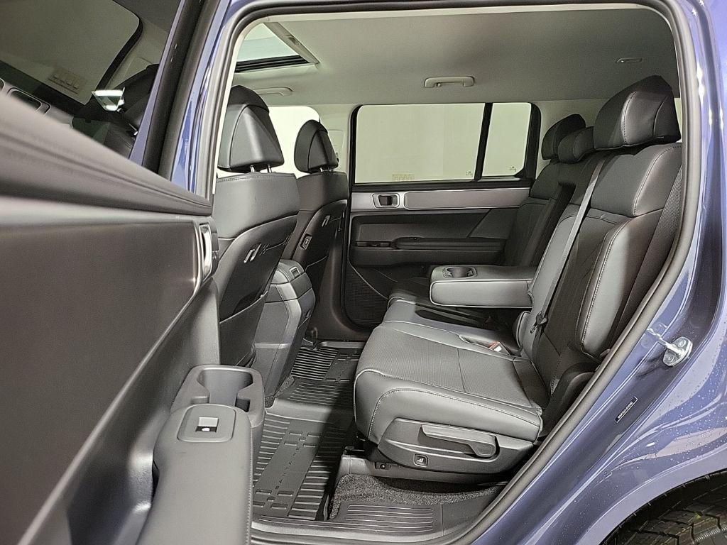 new 2025 Hyundai Santa Fe car, priced at $43,029