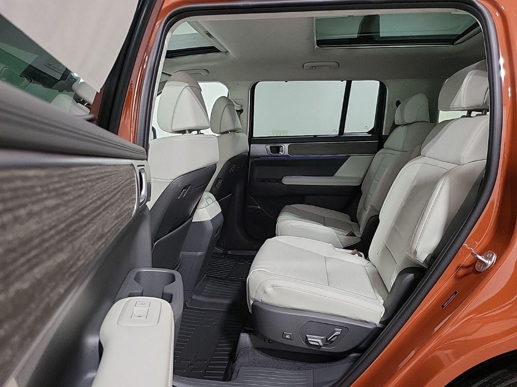 new 2025 Hyundai Santa Fe car, priced at $49,069