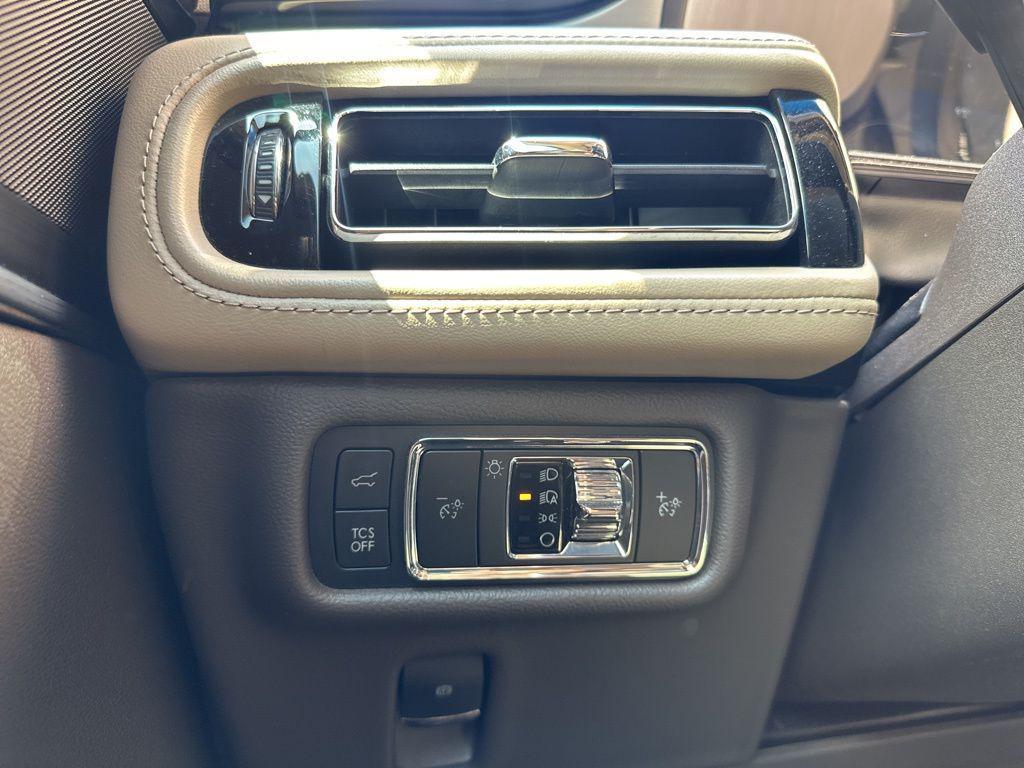 used 2021 Lincoln Nautilus car, priced at $26,310