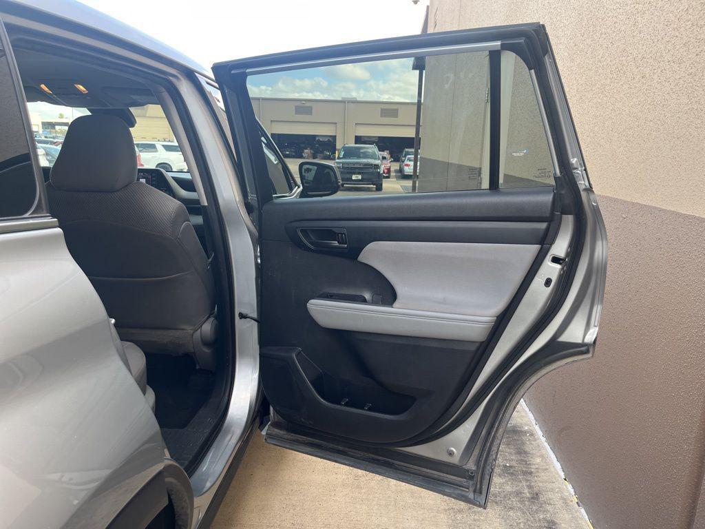 used 2020 Toyota Highlander car, priced at $23,485