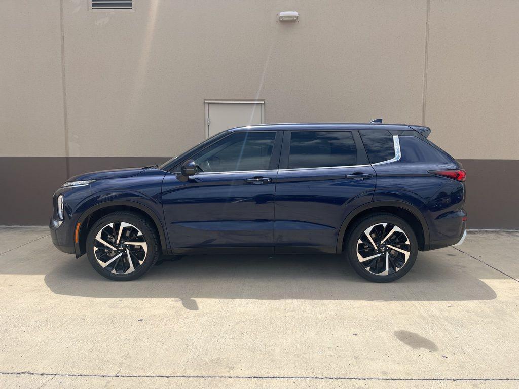 used 2023 Mitsubishi Outlander car, priced at $23,994