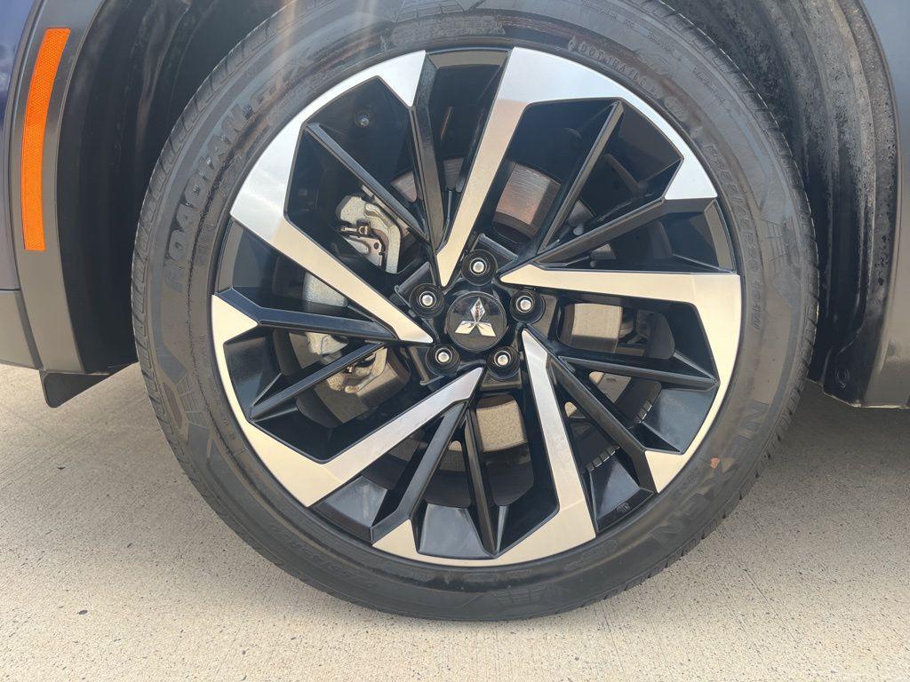 used 2023 Mitsubishi Outlander car, priced at $23,994