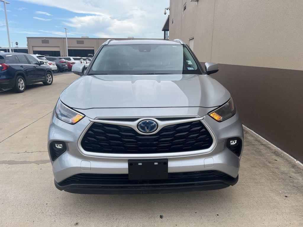 used 2022 Toyota Highlander Hybrid car, priced at $31,491