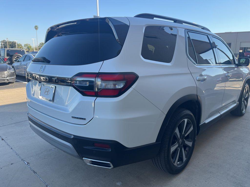 used 2024 Honda Pilot car, priced at $42,644