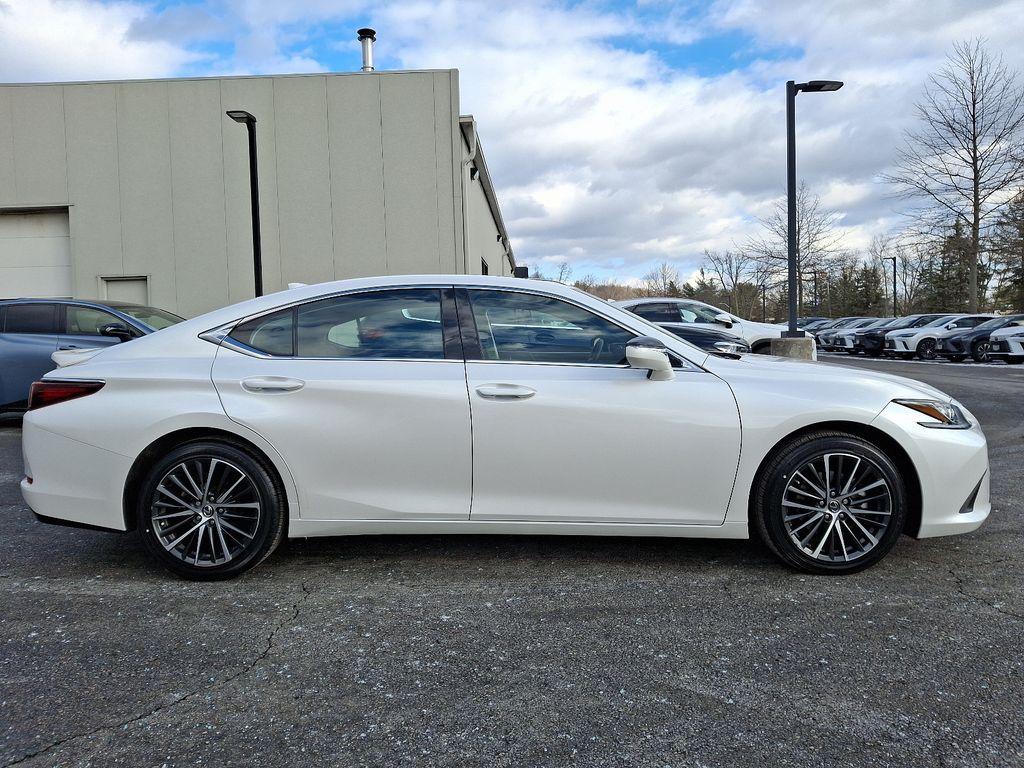 used 2022 Lexus ES 350 car, priced at $33,448