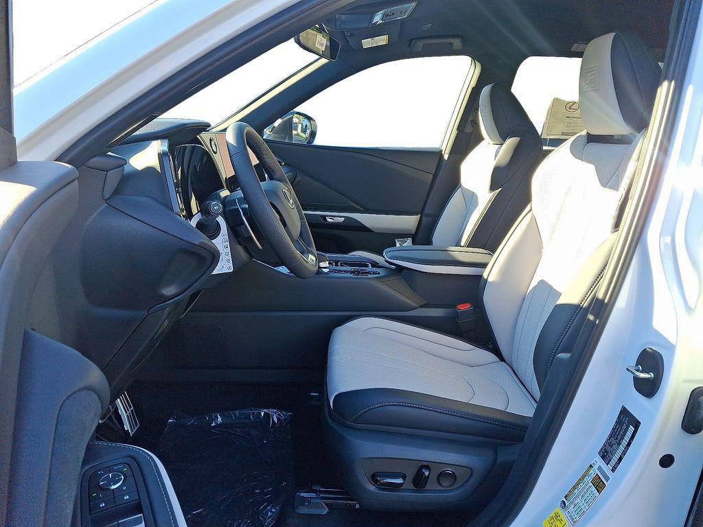 new 2025 Lexus TX 500h car, priced at $75,334