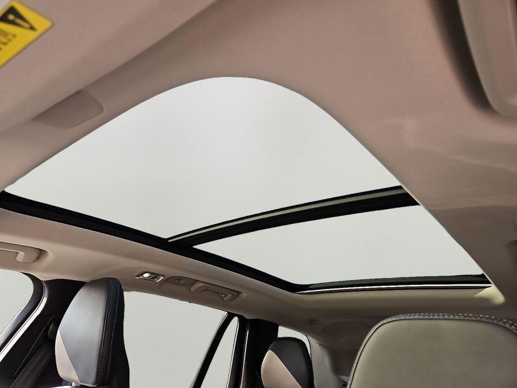used 2022 Volvo XC90 car, priced at $38,420