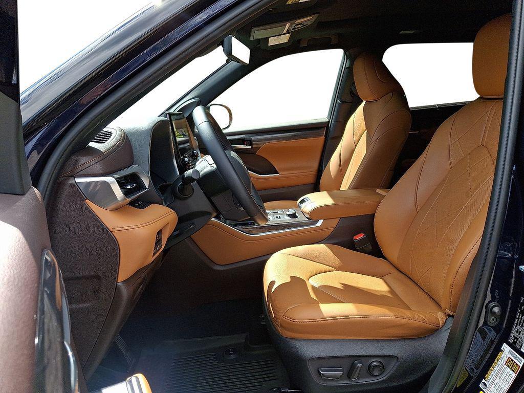 used 2020 Toyota Highlander car, priced at $32,725