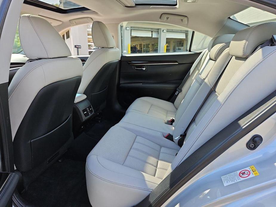 used 2017 Lexus ES 350 car, priced at $21,804