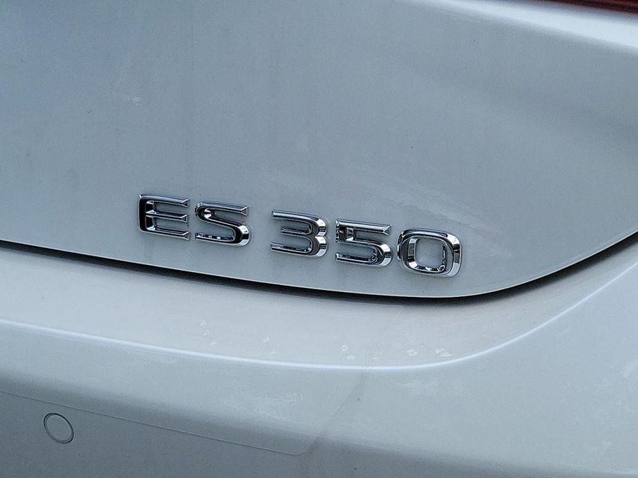 new 2024 Lexus ES 350 car, priced at $45,667