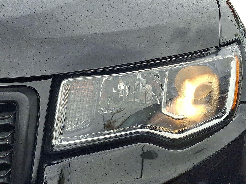 used 2021 Jeep Grand Cherokee car, priced at $17,984