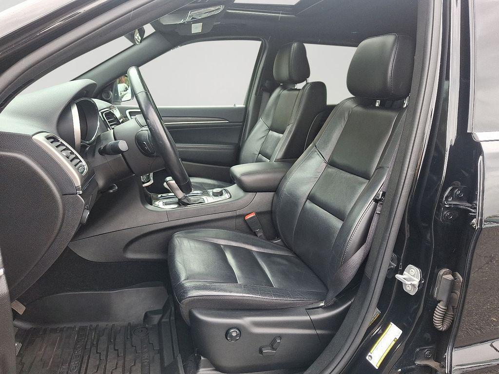 used 2021 Jeep Grand Cherokee car, priced at $17,984