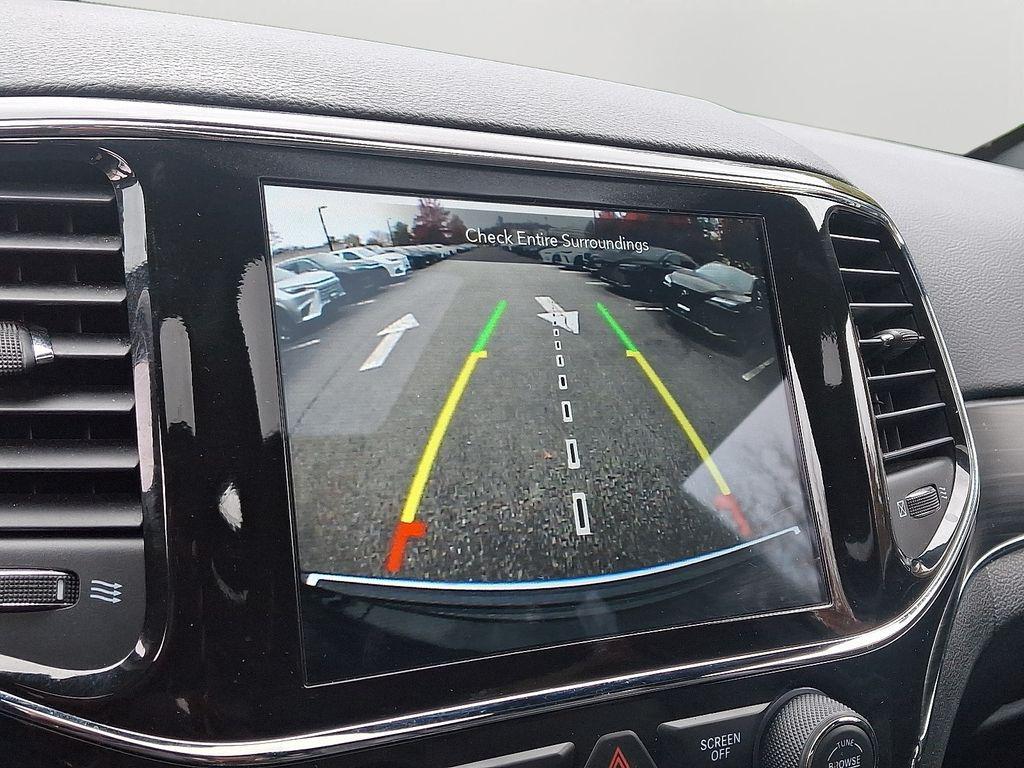 used 2021 Jeep Grand Cherokee car, priced at $17,984