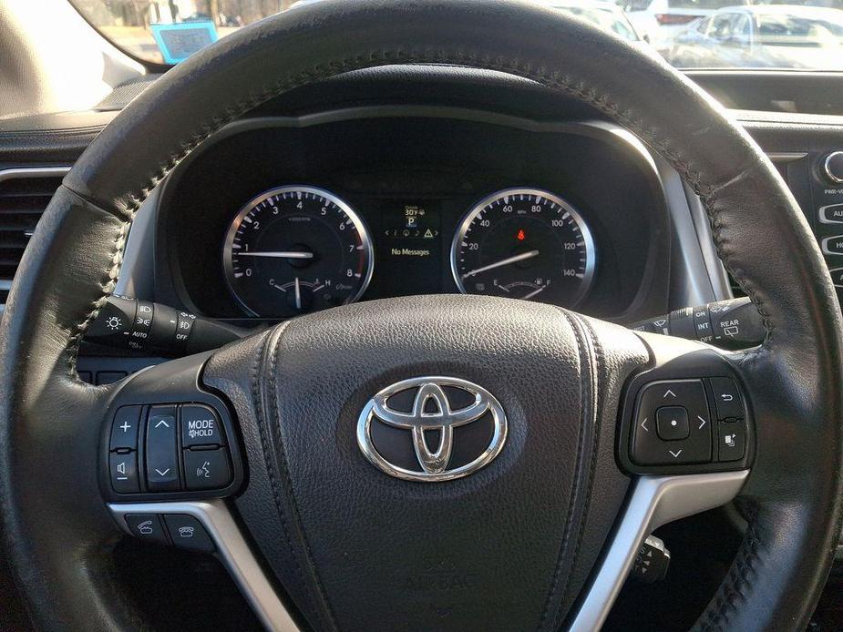 used 2015 Toyota Highlander car, priced at $16,898