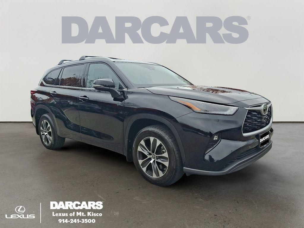 used 2022 Toyota Highlander car, priced at $33,847