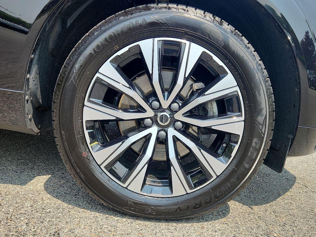 used 2023 Volvo XC60 car, priced at $28,662