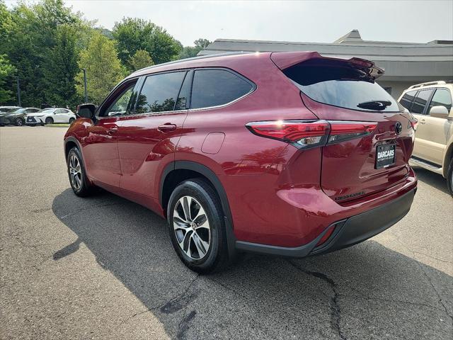 used 2022 Toyota Highlander car, priced at $35,811