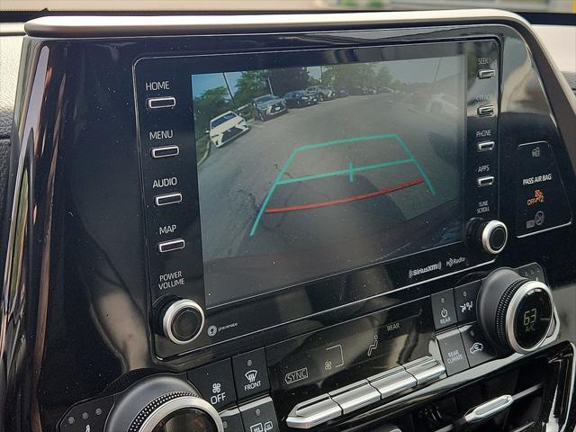 used 2022 Toyota Highlander car, priced at $35,811