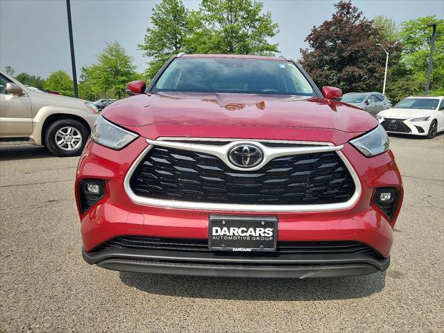 used 2022 Toyota Highlander car, priced at $35,811