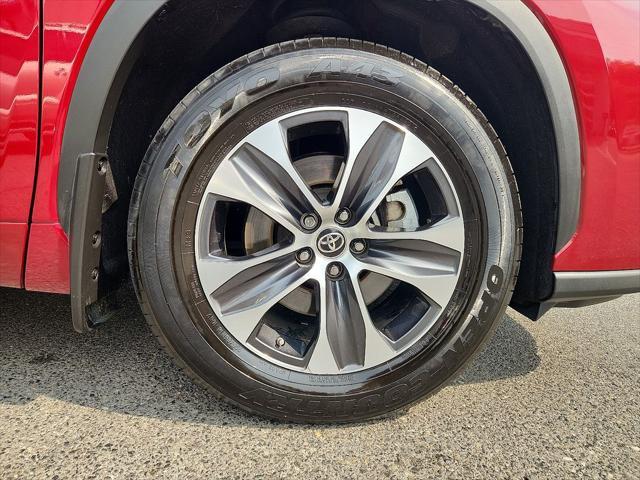 used 2022 Toyota Highlander car, priced at $35,811