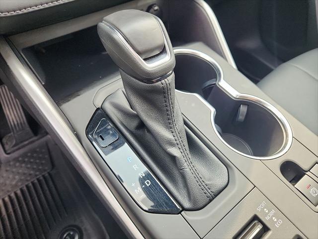 used 2022 Toyota Highlander car, priced at $35,811