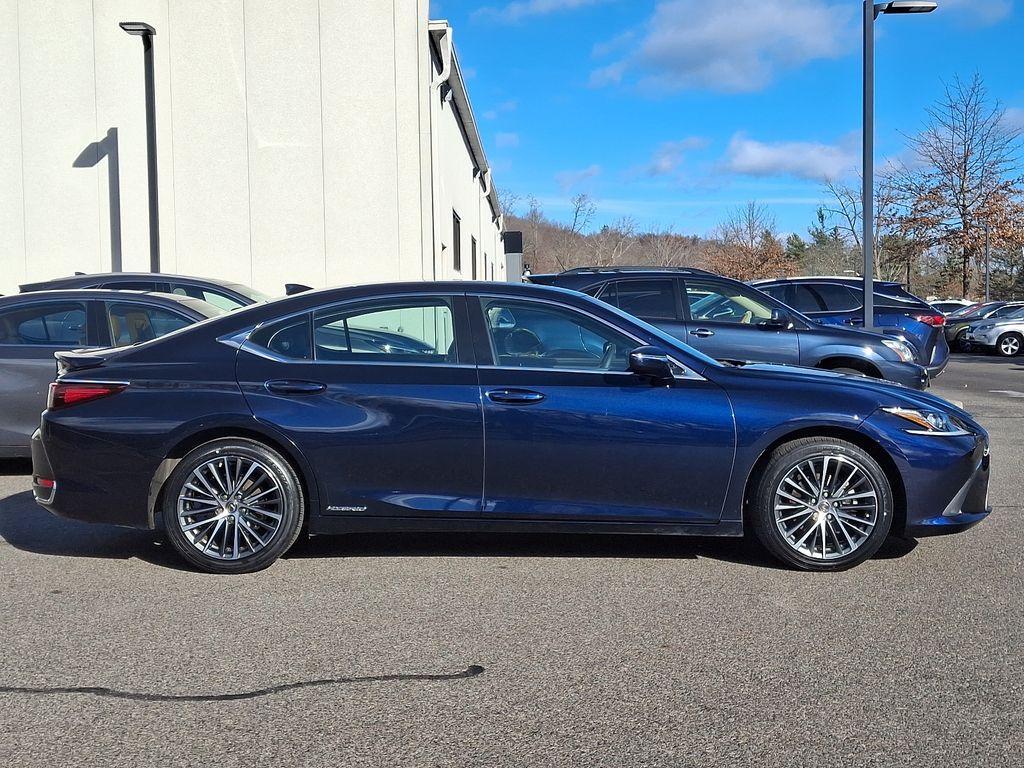 used 2022 Lexus ES 300h car, priced at $35,994