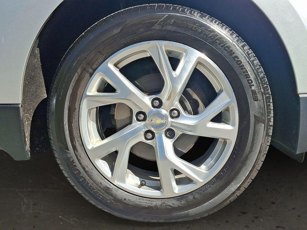 used 2021 Chevrolet Equinox car, priced at $14,772