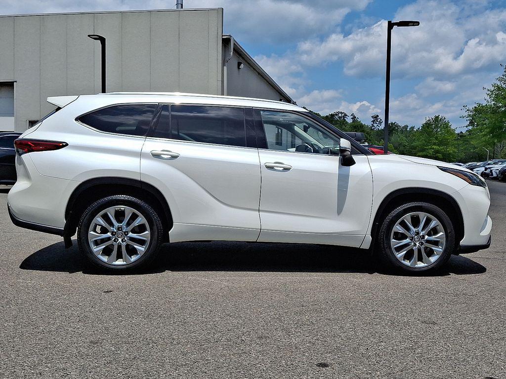 used 2021 Toyota Highlander car, priced at $27,435